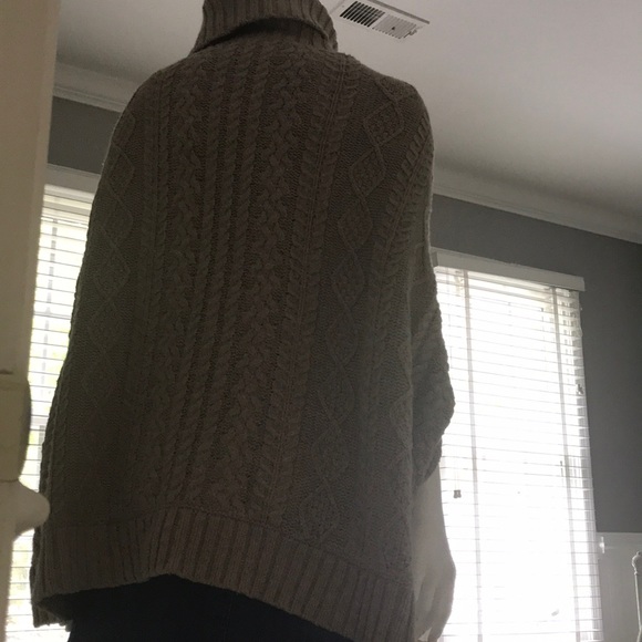 Chic Cape Sweater - Picture 6 of 7